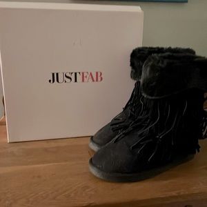 Black fringe boots